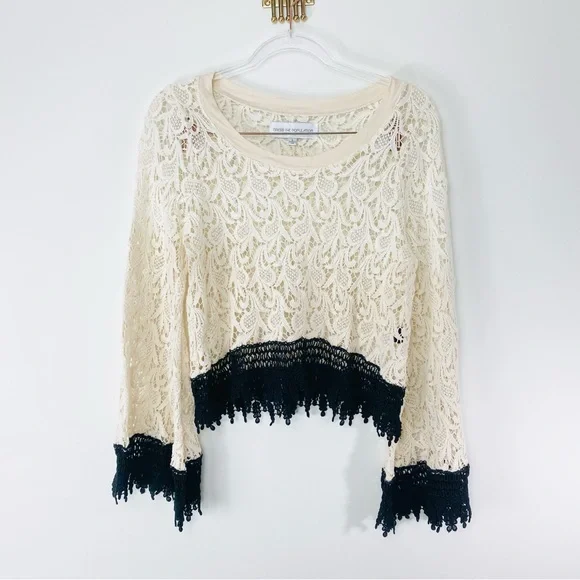 DRESS THE POPULATION BELL SLEEVE TOP - Picture 7 of 11